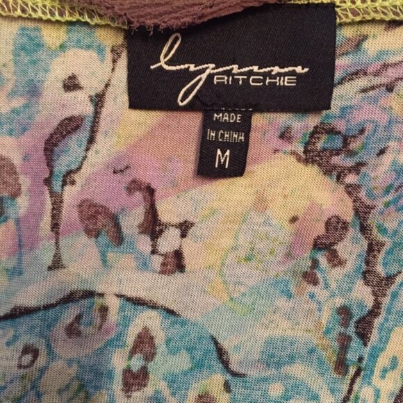 LYNN RITCHIE TOP TEE LONG SLEEVE GREEN BROWN MULTI COLOR PRINTS V-NECK Size M - Picture 5 of 6